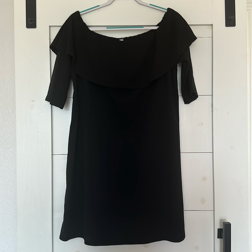 Off the shoulder black dress, size 2xl, shift dress with a line shape. New